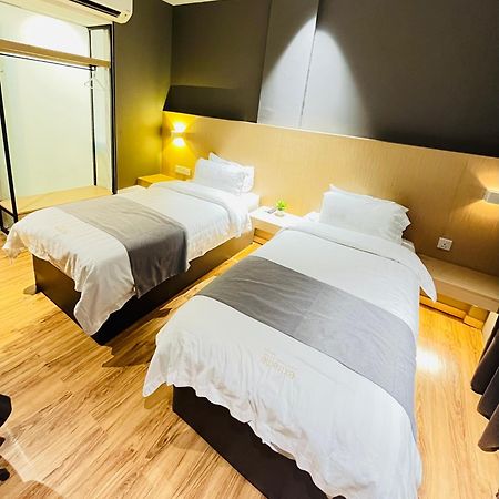 Extreme Boutique Hotel Клуанг Екстер'єр фото