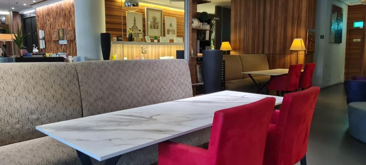 Extreme Boutique Hotel Клуанг Екстер'єр фото