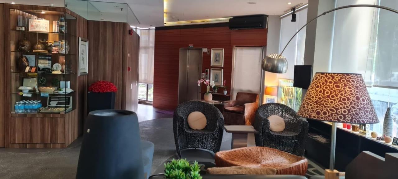 Extreme Boutique Hotel Клуанг Екстер'єр фото
