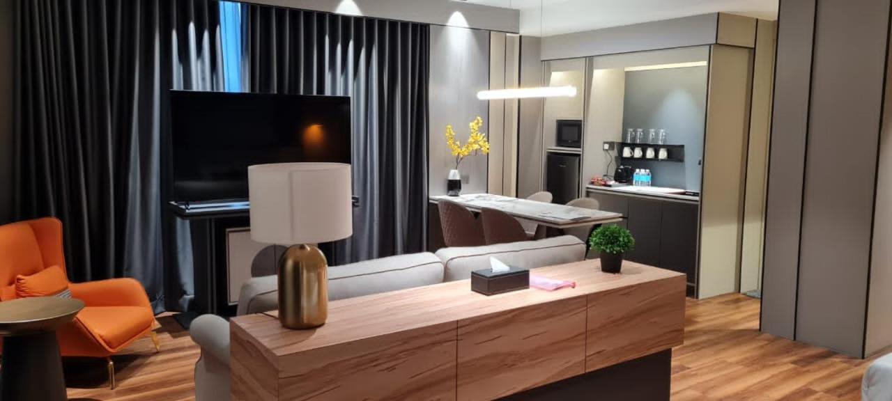 Extreme Boutique Hotel Клуанг Екстер'єр фото