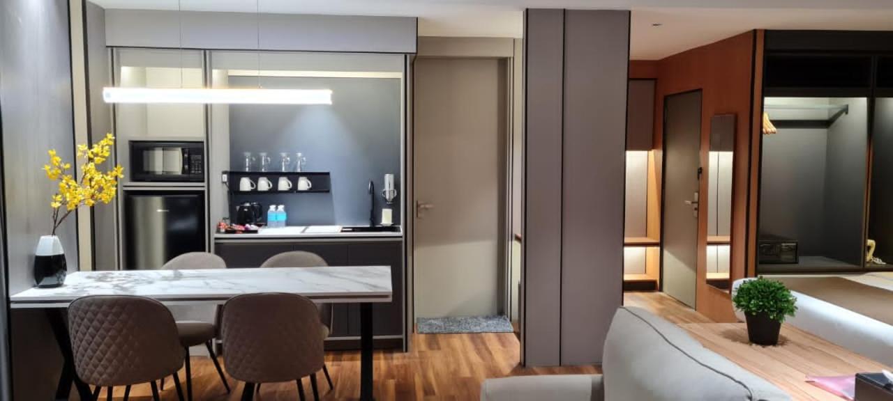 Extreme Boutique Hotel Клуанг Екстер'єр фото