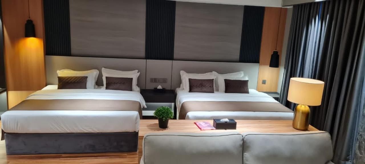 Extreme Boutique Hotel Клуанг Екстер'єр фото